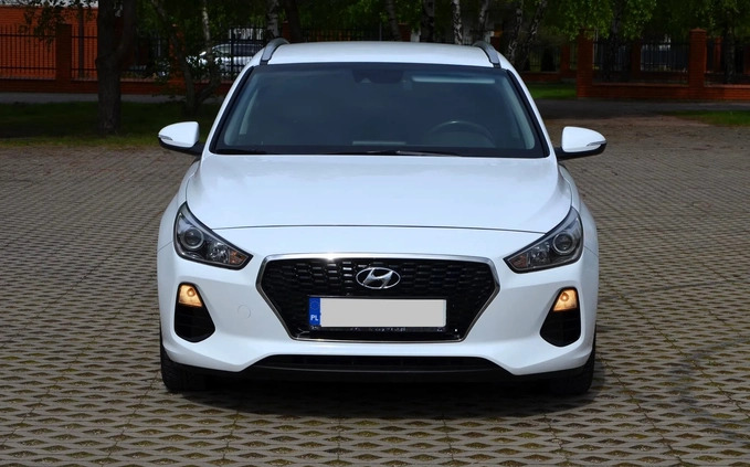 Hyundai I30 cena 46900 przebieg: 201300, rok produkcji 2018 z Sochaczew małe 562